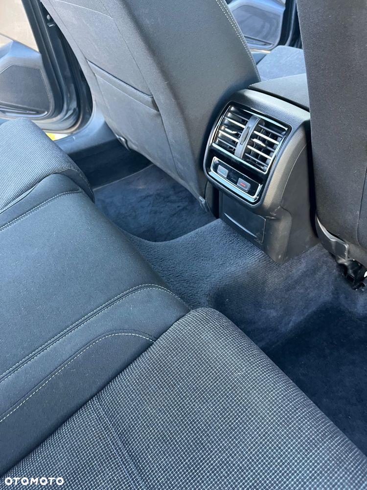 Volkswagen Passat - 10