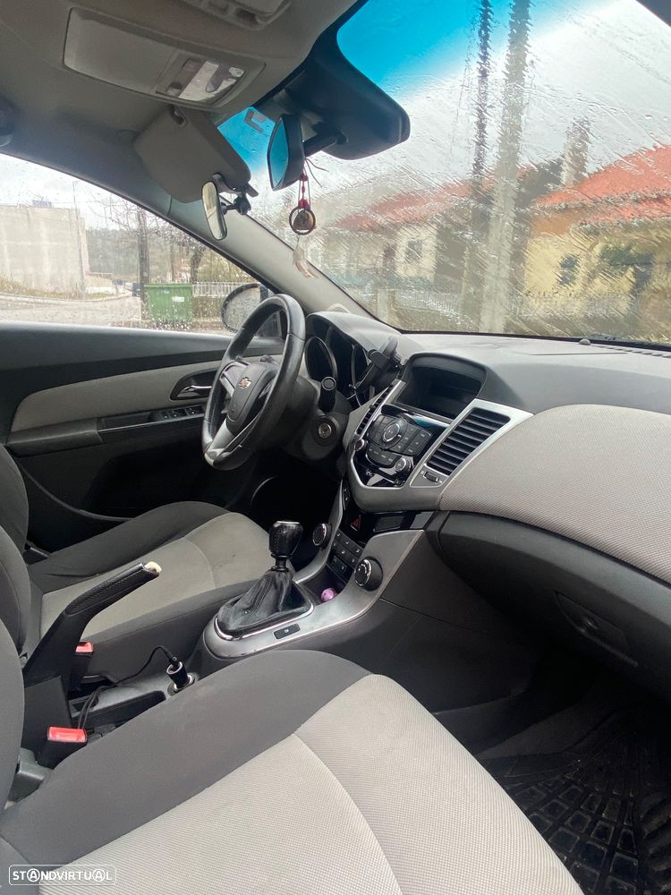 Chevrolet Cruze 1.6 LS - 8