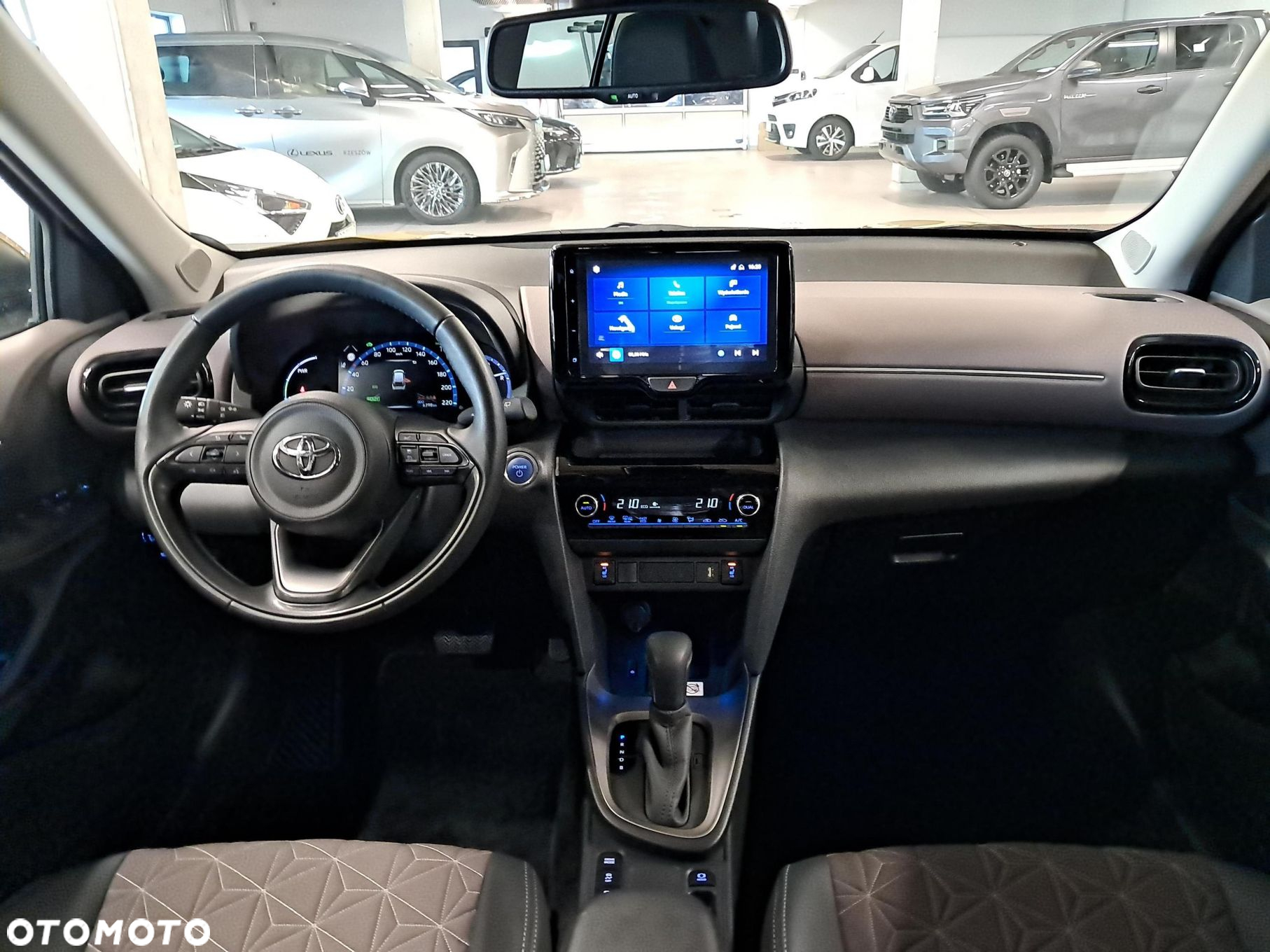 Toyota Yaris Cross - 12