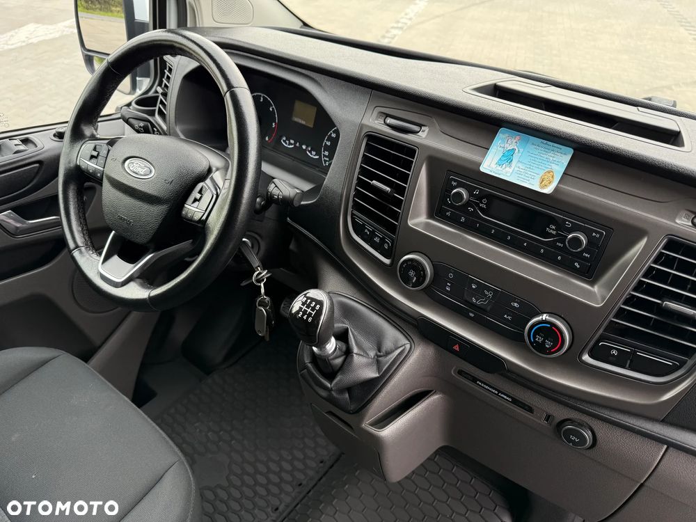 Ford TRANSIT CUSTOM - 12