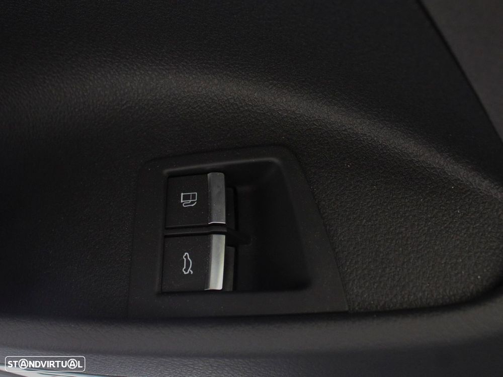 Audi Q8 55 TFSIe quattro Tiptronic - 24
