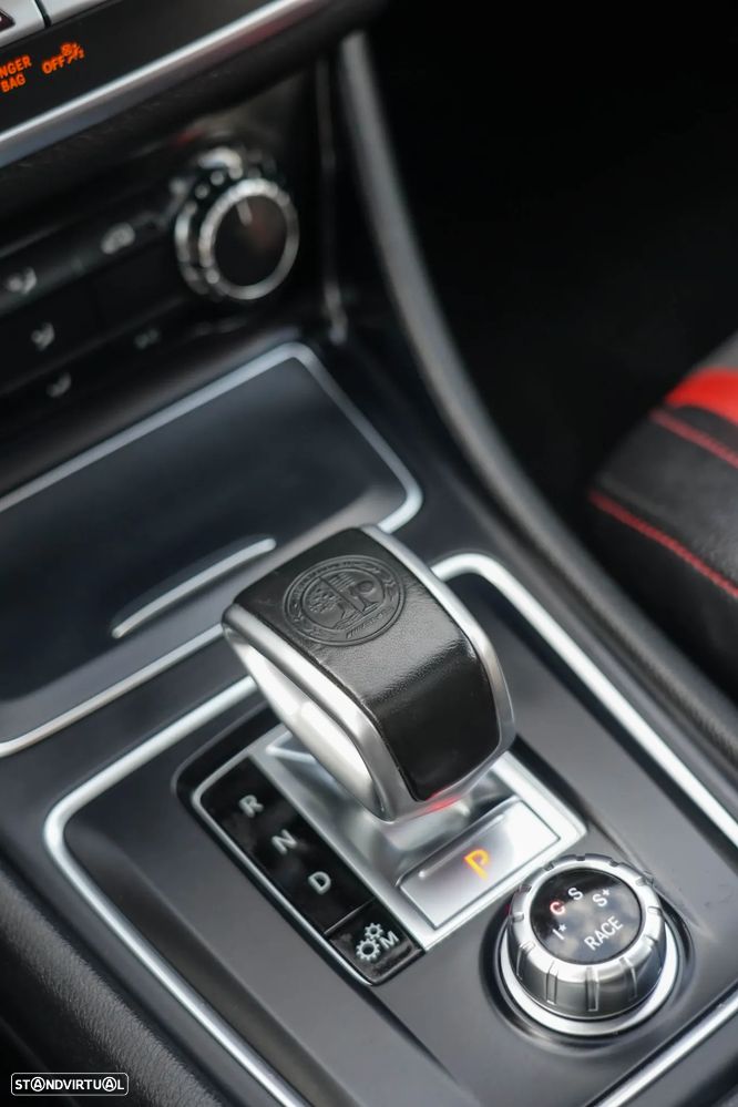 Mercedes-Benz CLA 45 AMG 4-Matic - 14