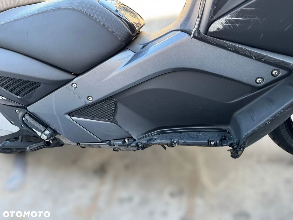 Aprilia SRV 850 - 25