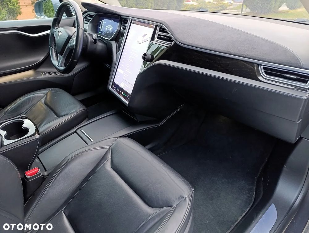 Tesla Model S - 14