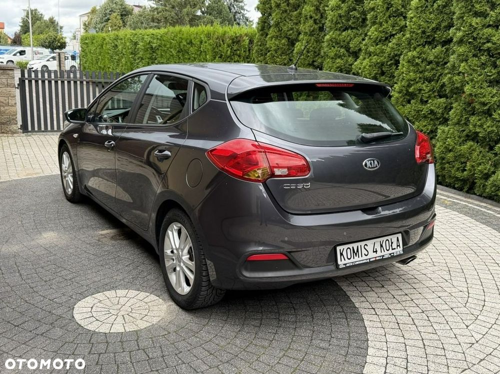 Kia Ceed - 4
