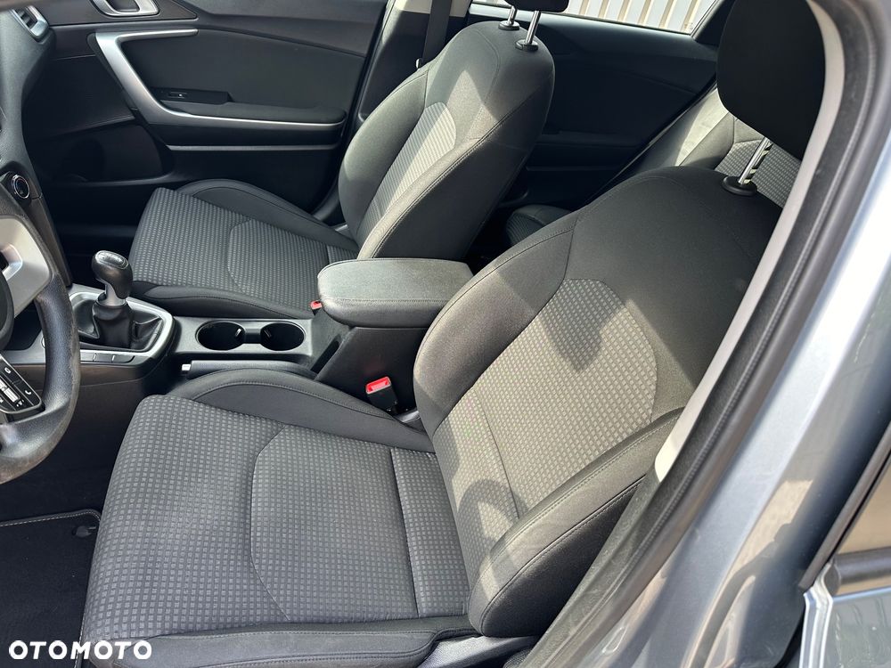 Kia Ceed 1.4 L - 18