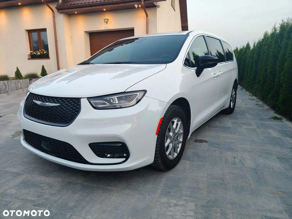 Chrysler Pacifica - 1