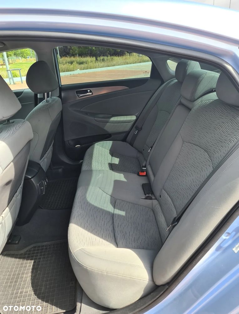 Hyundai Sonata - 9