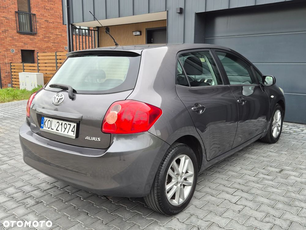 Toyota Auris 1.4 VVT-i Terra - 25