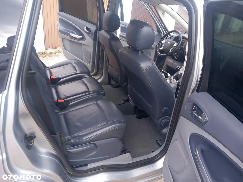 Ford S-Max 2.2 TDCi DPF Titanium - 26