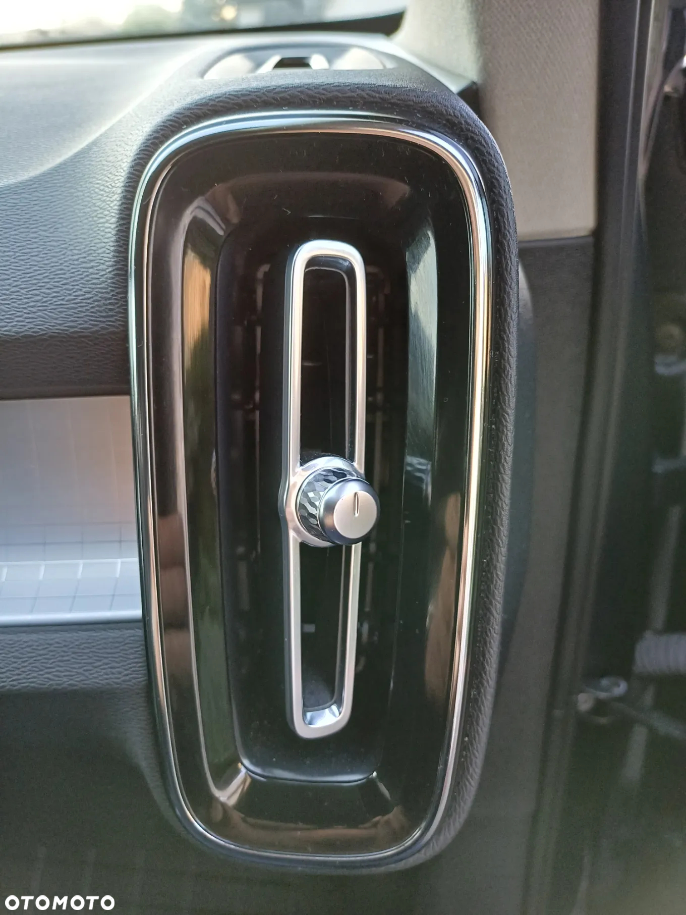 Volvo XC 40 T3 Momentum - 36