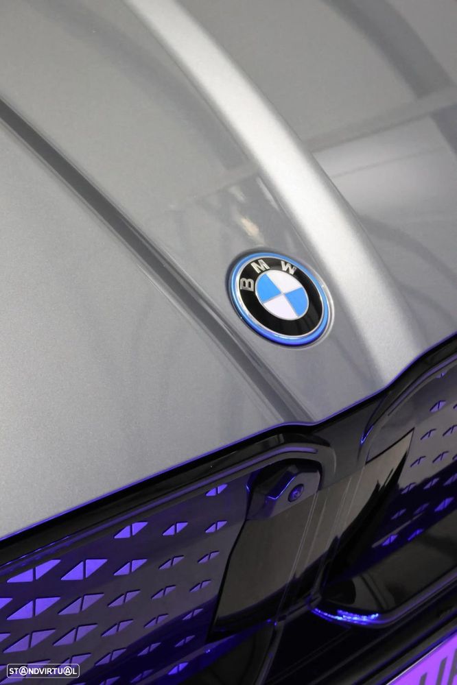 BMW iX2 eDrive20 Pack Desportivo M - 6