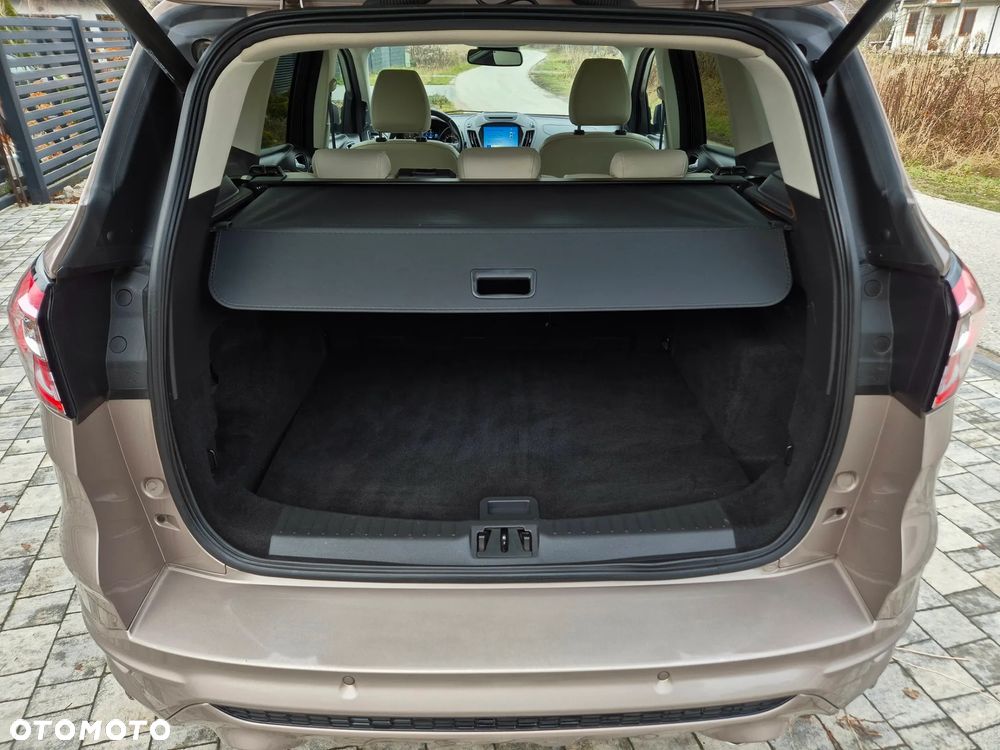 Ford Kuga 2.0 TDCi 4x4 Vignale - 28