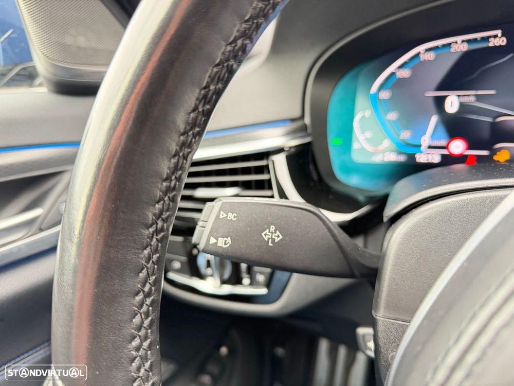 BMW 530 e Pack 50 anos M - 39