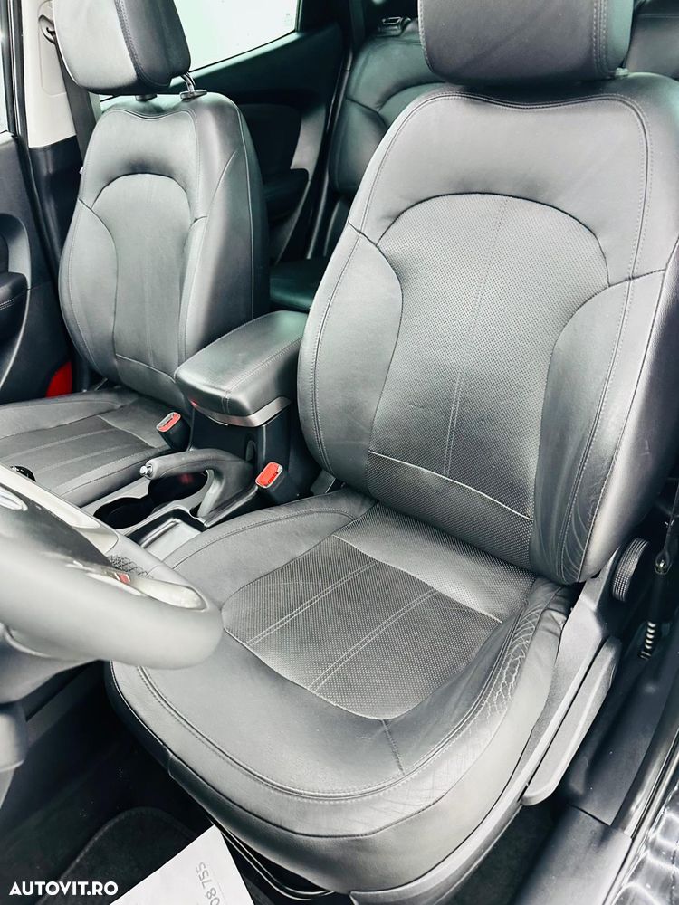 Hyundai ix35 1.7 CRDI 2WD blue Finale Silver - 15