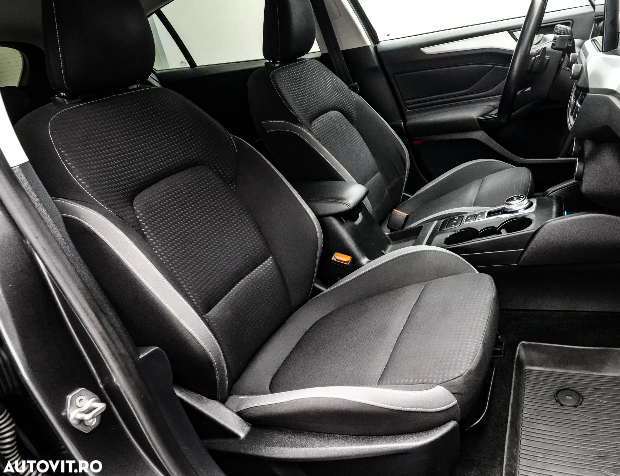 Ford Focus 1.0 EcoBoost Titanium - 12