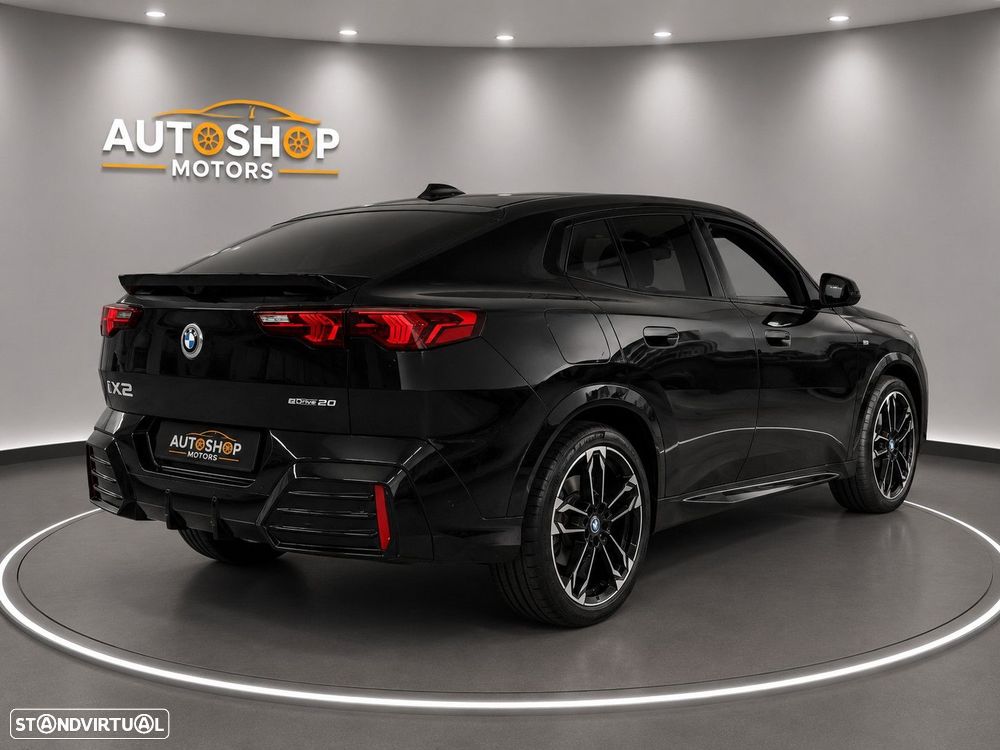 BMW iX2 eDrive20 Pack Desportivo M - 4