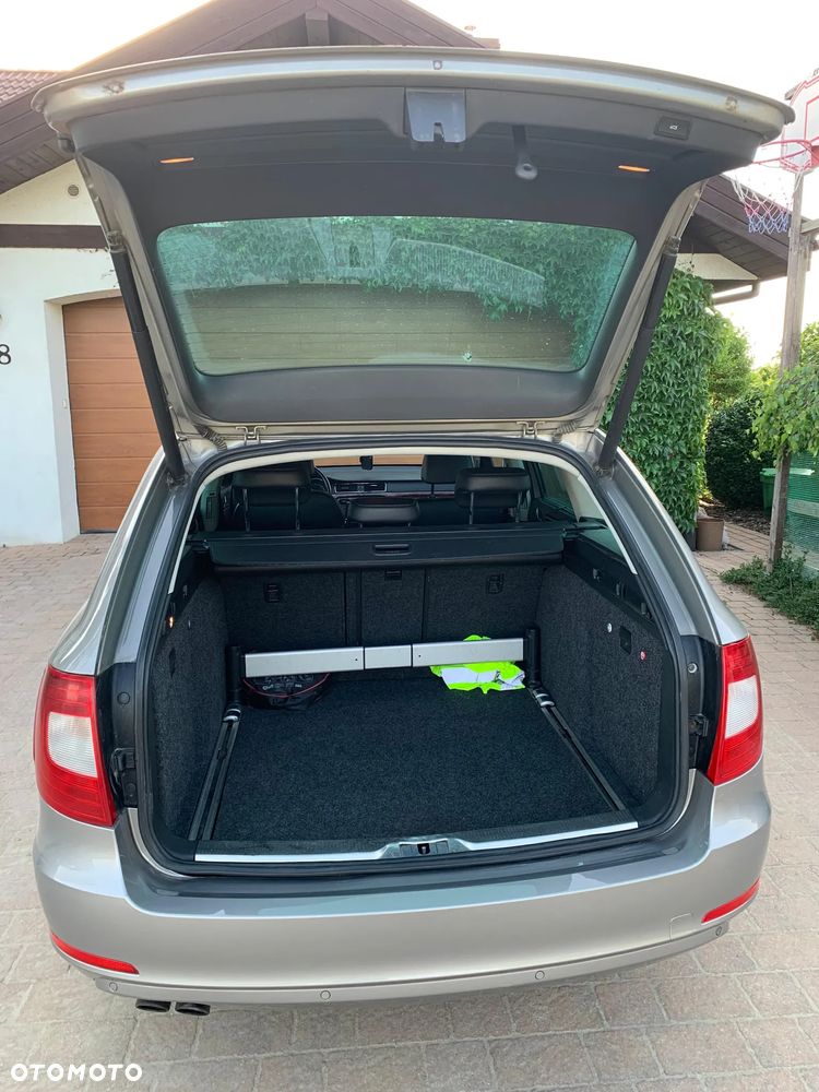 Skoda Superb 2.0 TDI 4x4 Elegance - 12