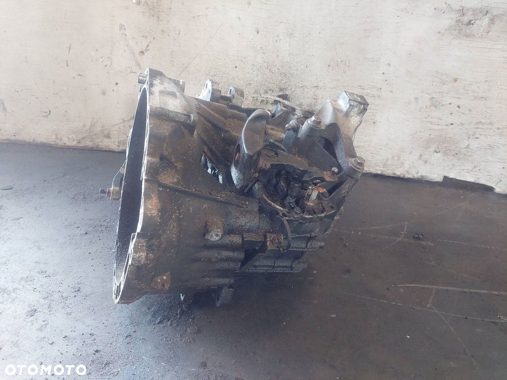 SKRZYNIA BIEGÓW VOLVO C30 I 2.0 HDI  6N5R-7002-AB - 2