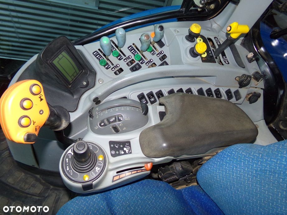 New Holland T 7040 - 14