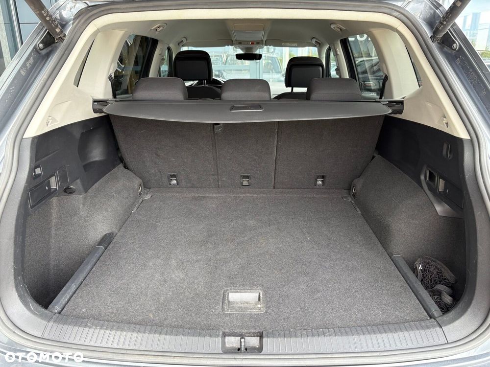 Volkswagen Tiguan Allspace - 19