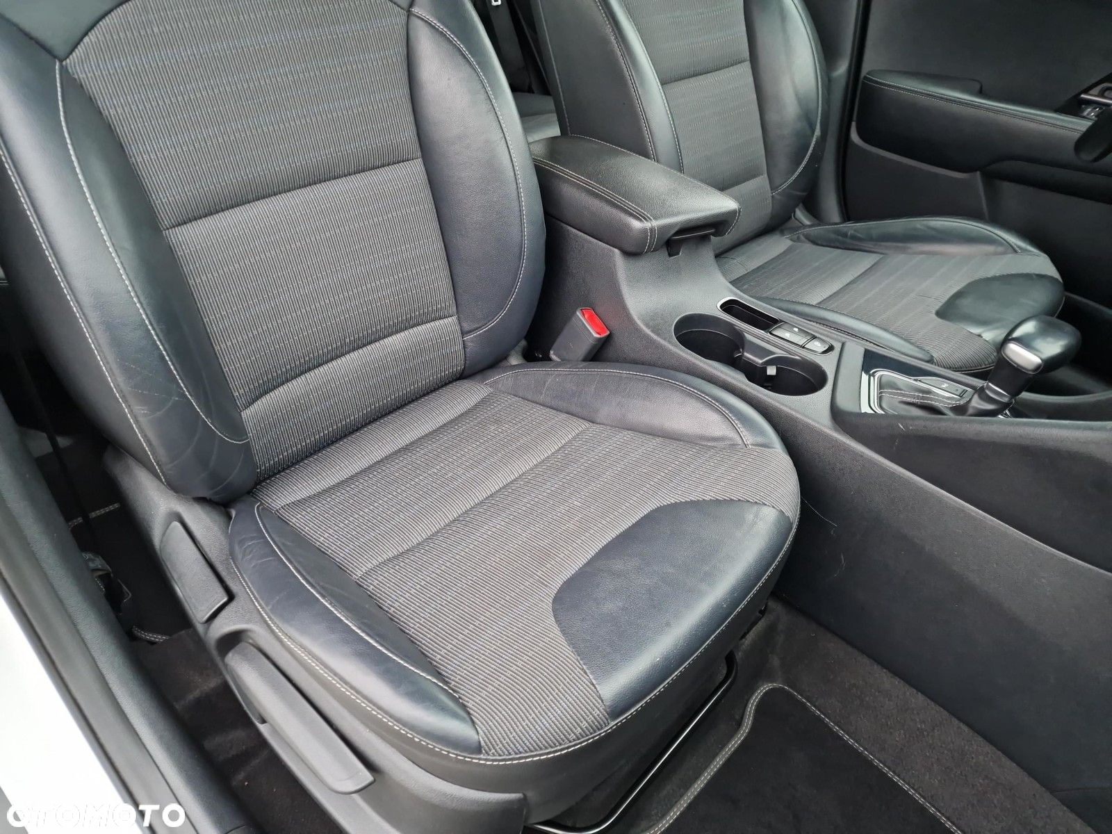Kia Niro 1.6 GDI Plug-in Hybrid L - 36