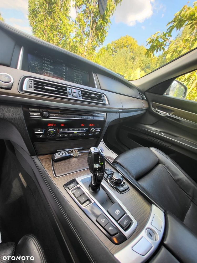 BMW Seria 7 750d xDrive - 9
