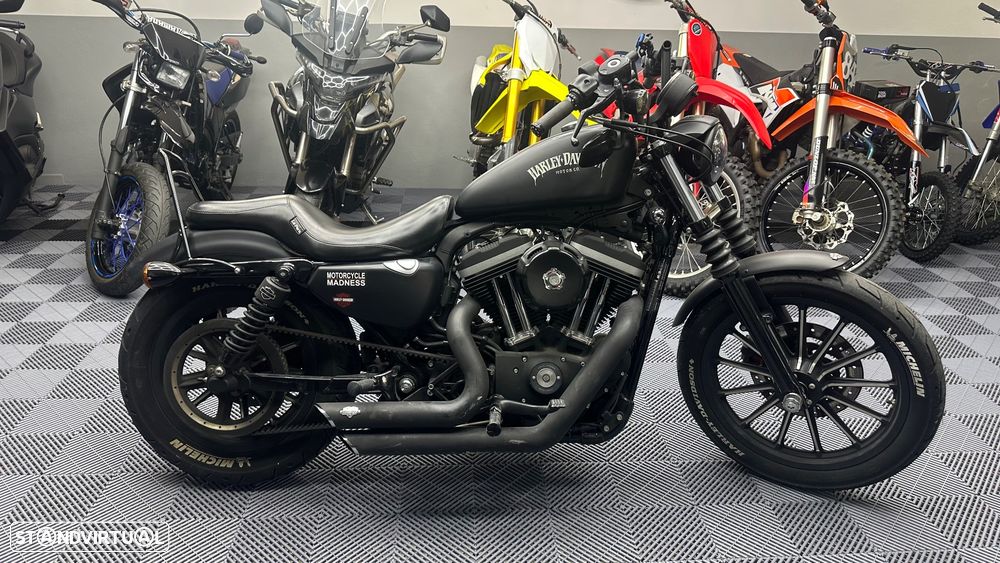 Harley-Davidson 883 Sportster 883 Black/Bobber - 1