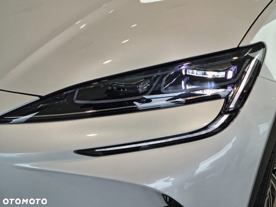 BYD Sealion 7 - 8