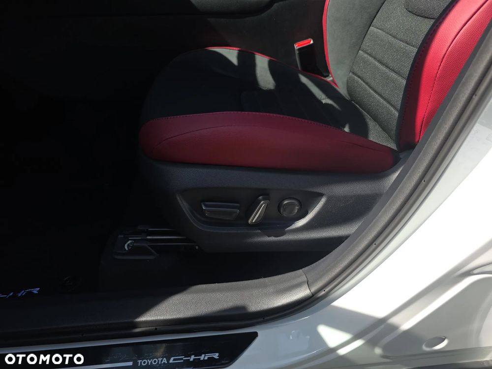 Toyota C-HR 2.0 PHEV Dynamic Force Tokyo Edition - 24