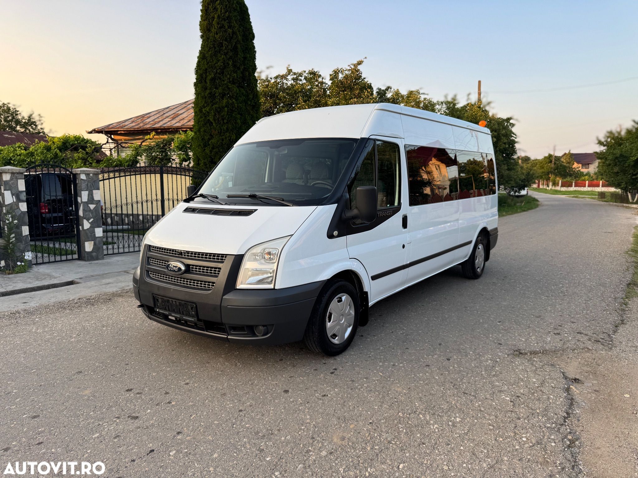 Ford Transit 300 K TDCi Pkw VA Trend - 1