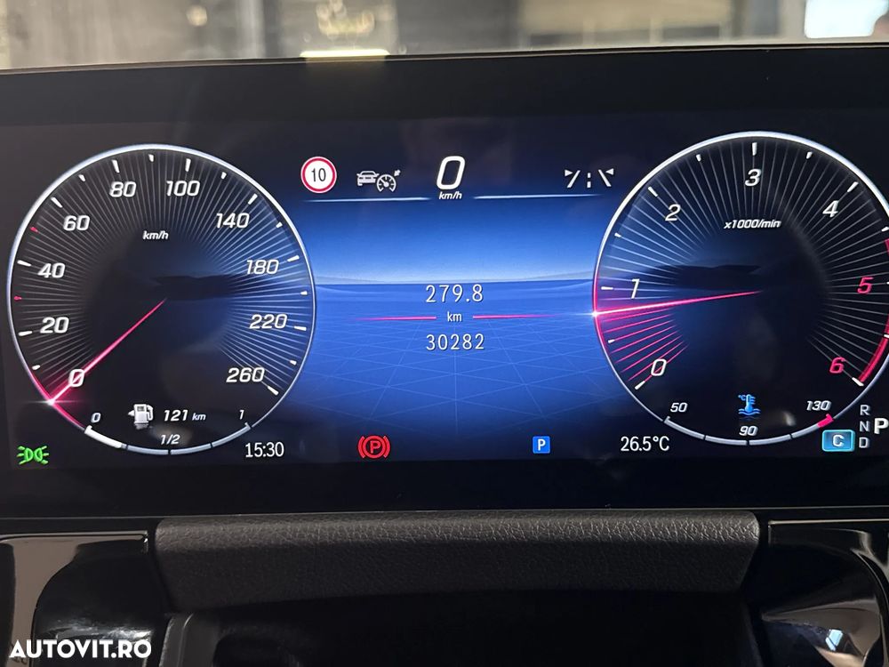 Mercedes-Benz GLA 200 d 4MATIC - 12