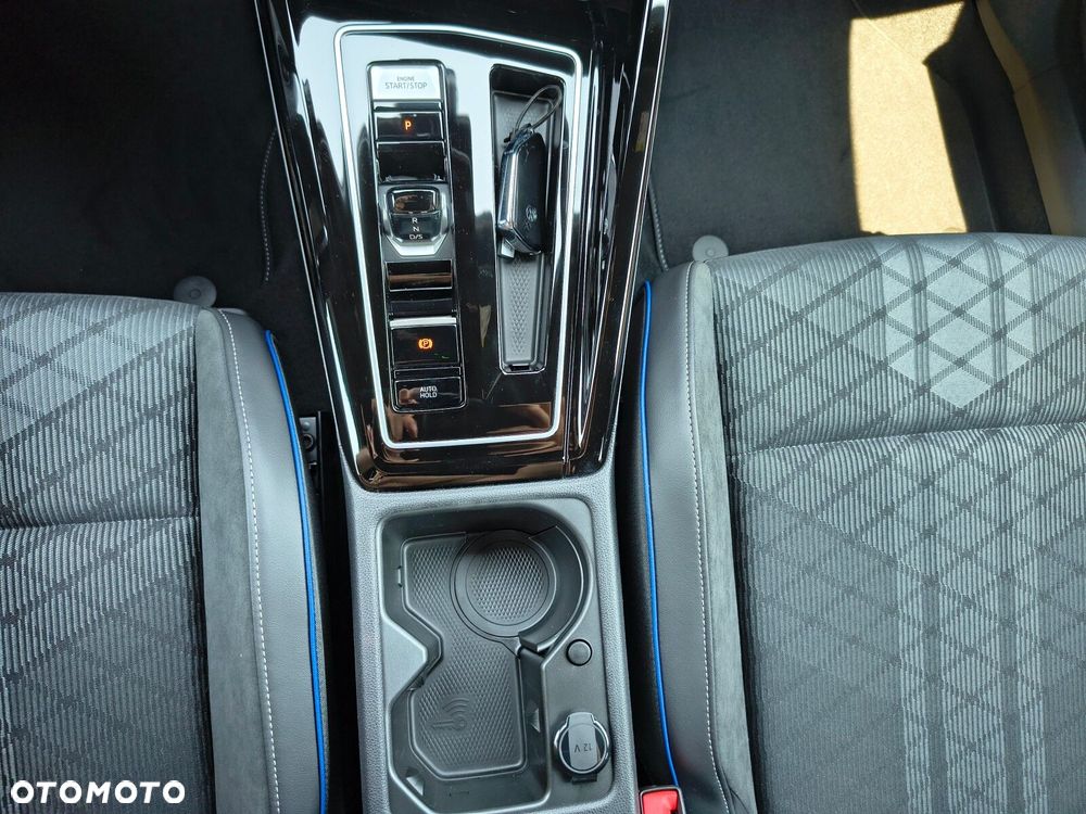 Volkswagen Golf 1.5 eTSI mHEV R-Line Plus DSG - 31