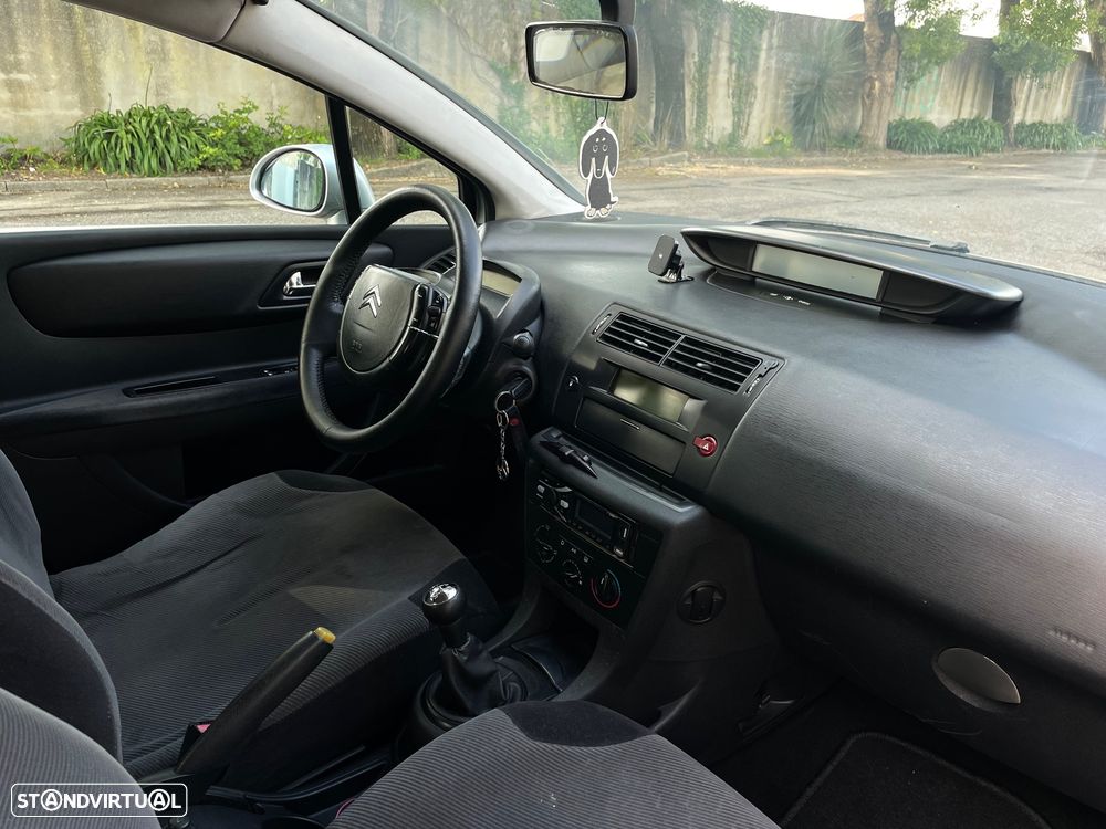 Citroën C4 1.6 HDi Advance - 8