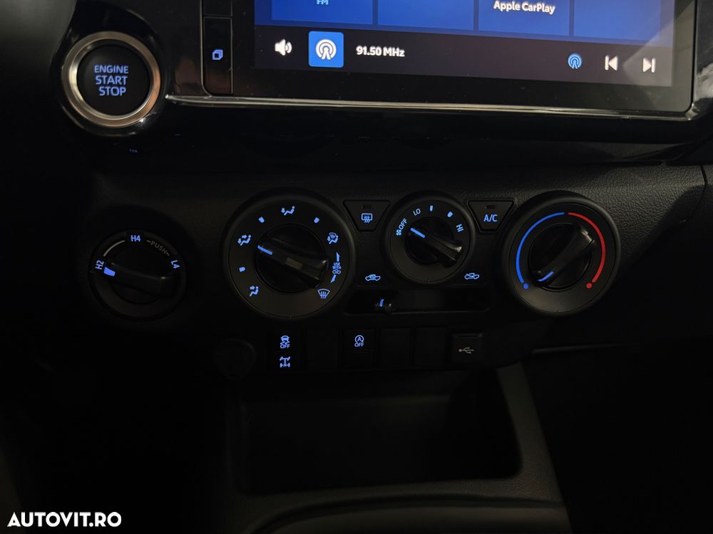 Toyota Hilux - 12
