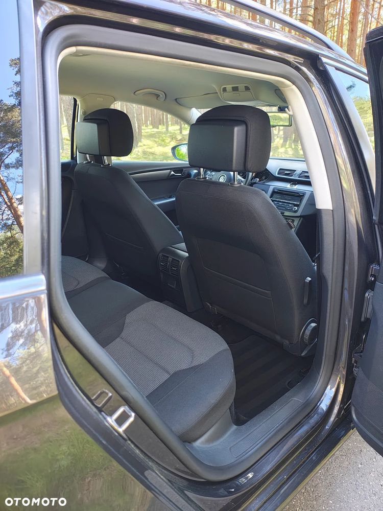 Volkswagen Passat - 34