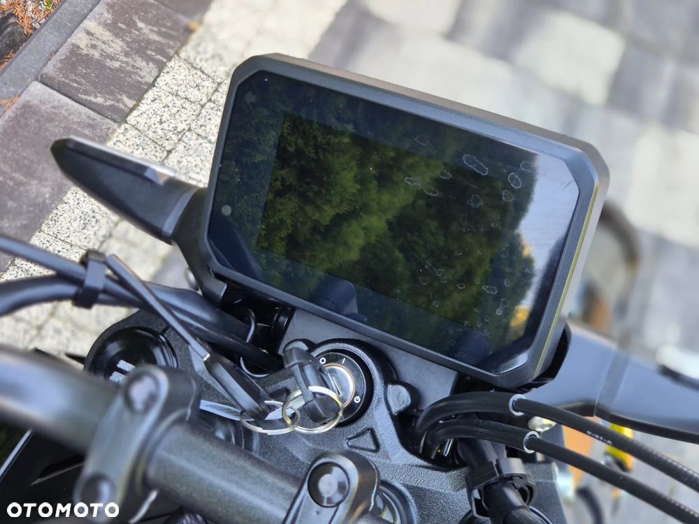 Honda CB - 12