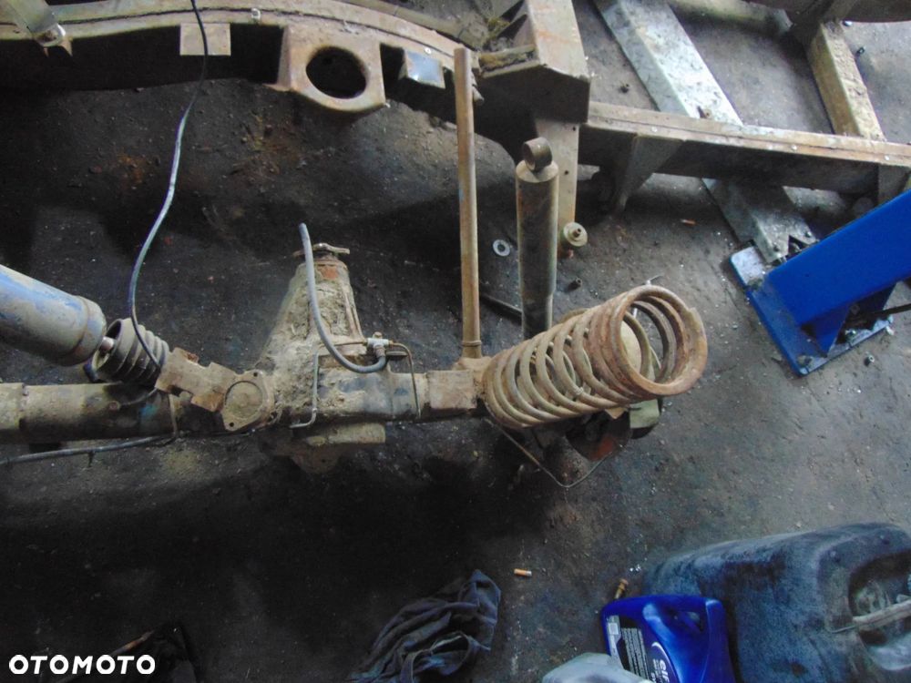 silnik Land rover 89 rok 4,4 v8 benzyna i inne części ceny w opisie - 4