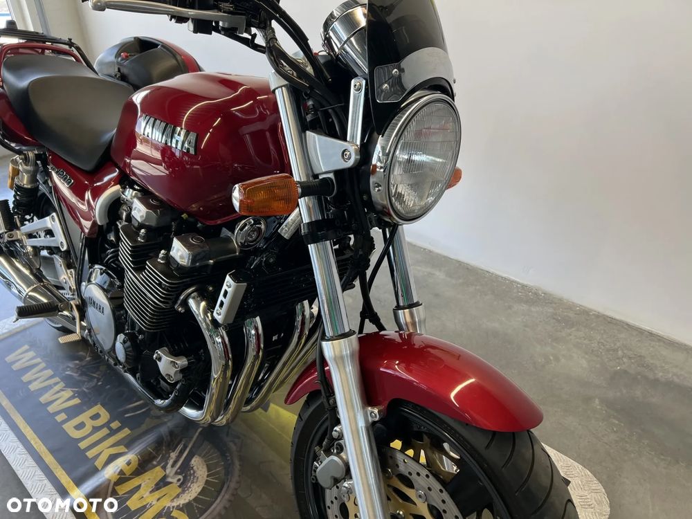Yamaha XJR - 23