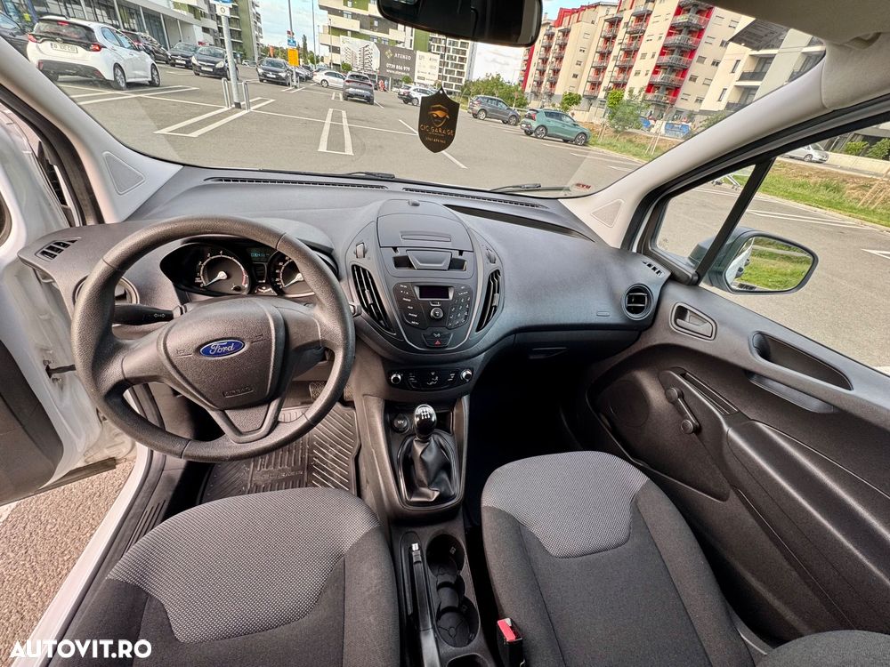 Ford Transit Courier - 9