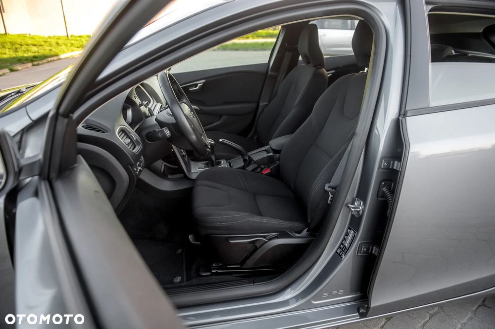 Volvo V40 D2 Drive-E Momentum - 20