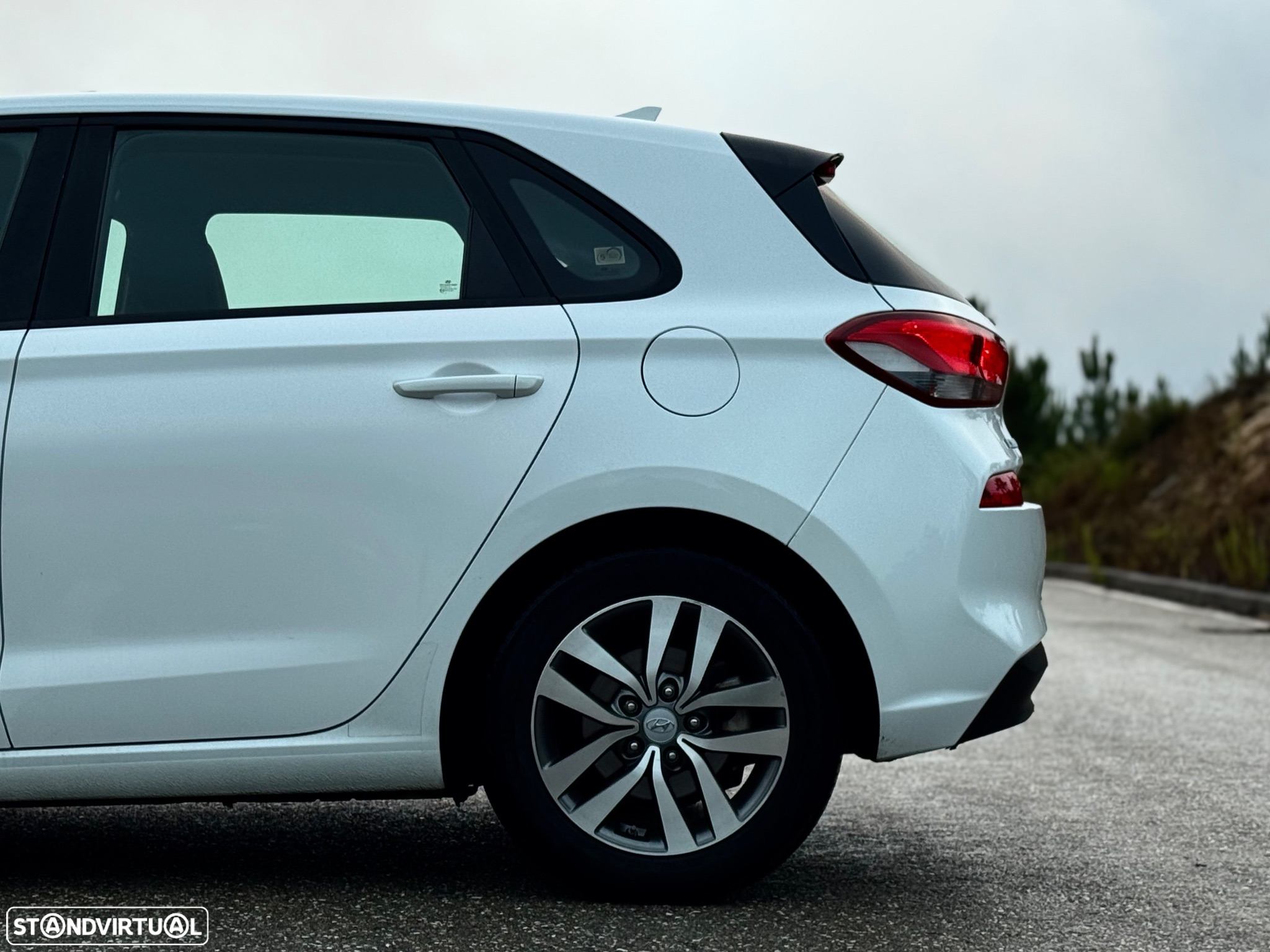 Hyundai i30 1.6 CRDI Blue Comfort+Navi - 10