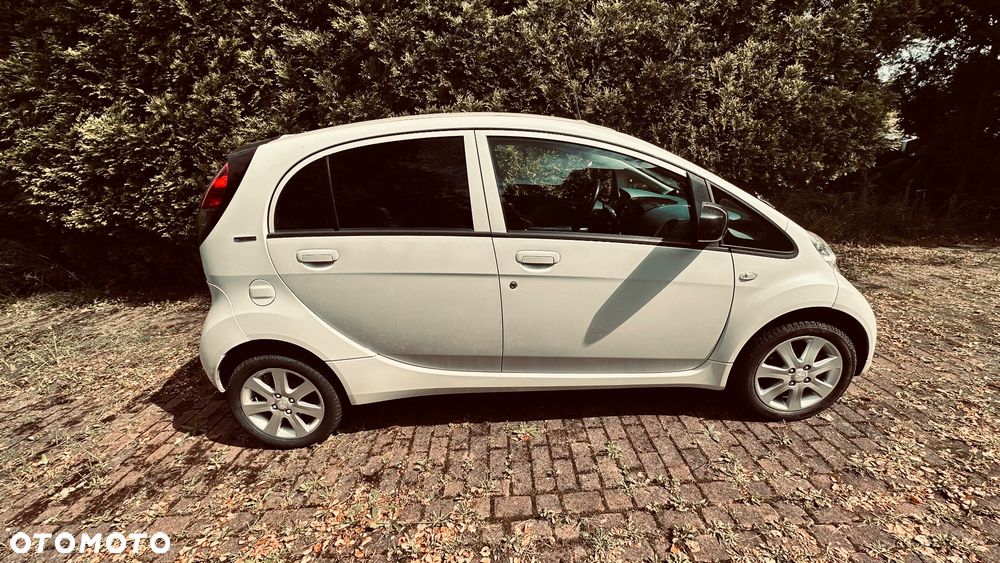 Peugeot iOn Active - 12