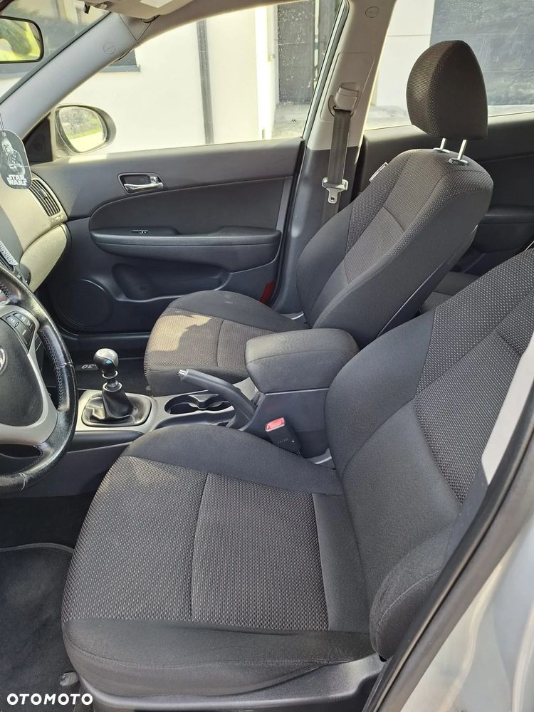 Hyundai i30 1.6 CRDi Blue Comfort - 9