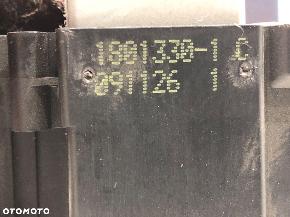 SKRZYNKA BEZPIECZNIKÓW  RENAULT MEGANE III liftback (BZ0/1_, B3_) 2008 - 2022 1.6 16V (BZ1B, BZ1H) - 3