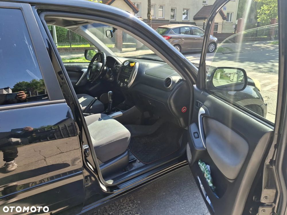 Toyota RAV4 2.0 VVT-i 4x4 - 5