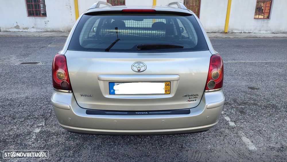 Toyota Avensis SW 2.0 D-4D Sol - 3