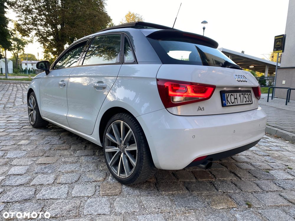 Audi A1 1.6 TDI Attraction S tronic - 4