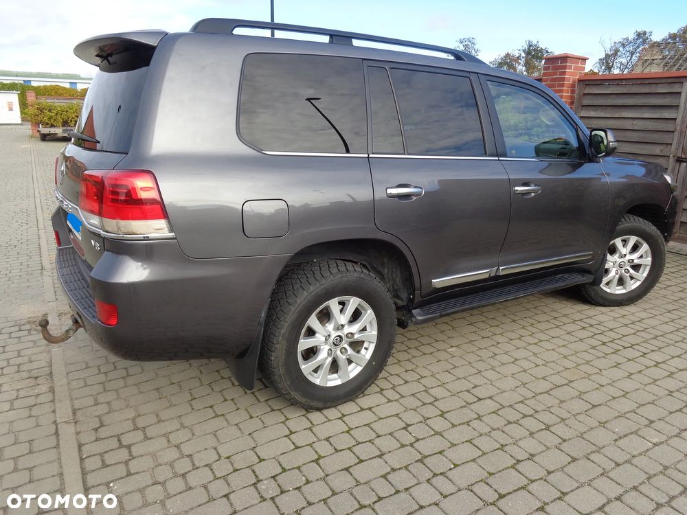 Toyota Land Cruiser - 4