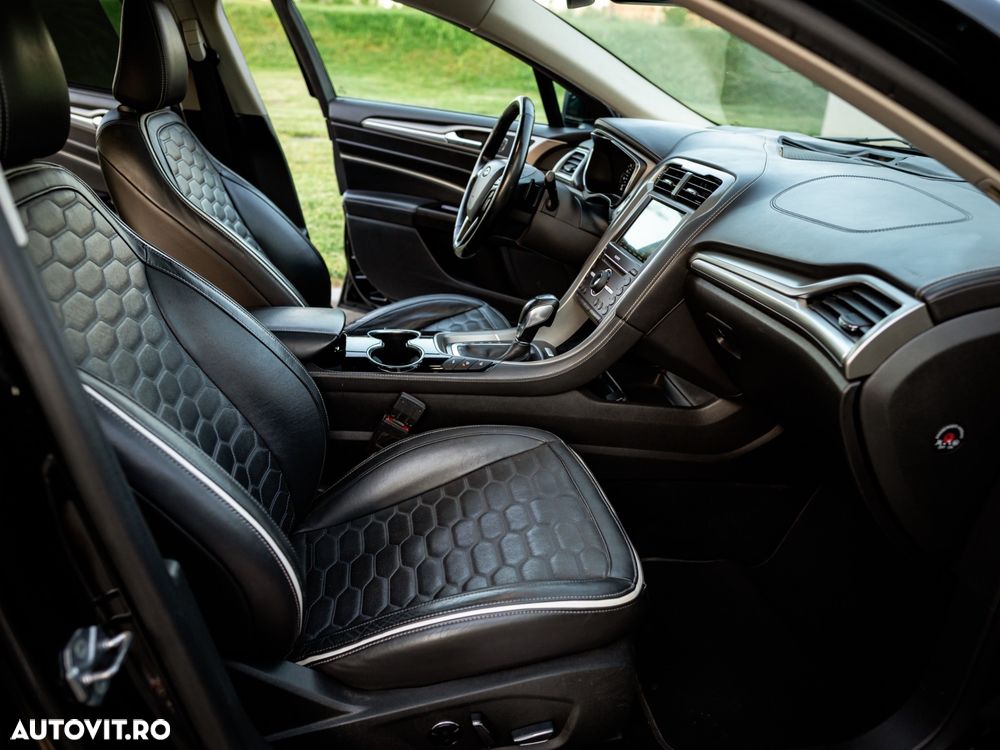 Ford Mondeo - 32